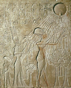 Akhenaton, Nefertiti si Aton