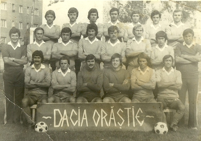 Fotografia dateaza din perioada de glorie a echipei cand evolua in Divizia B.